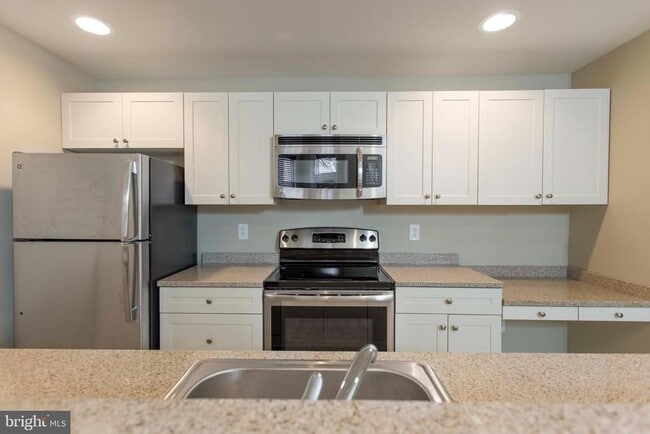 1100 Spruce St in Philadelphia, PA - Building Photo - Building Photo