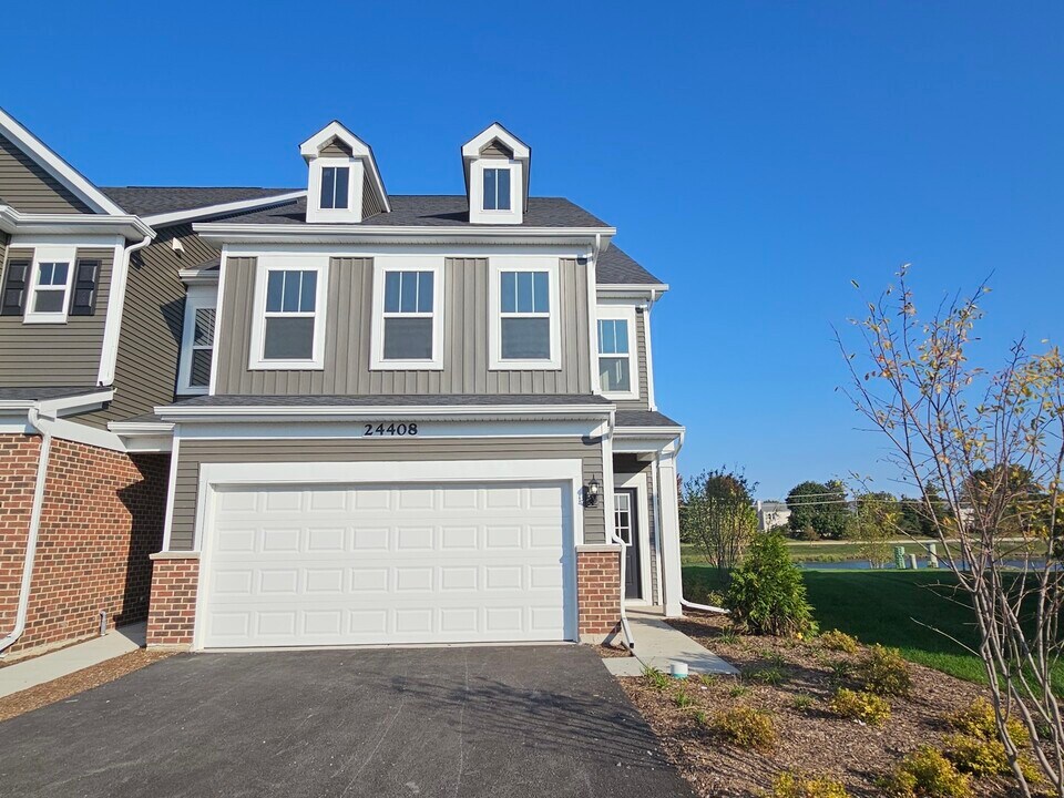 24408 W Alexis Ln in Plainfield, IL - Building Photo