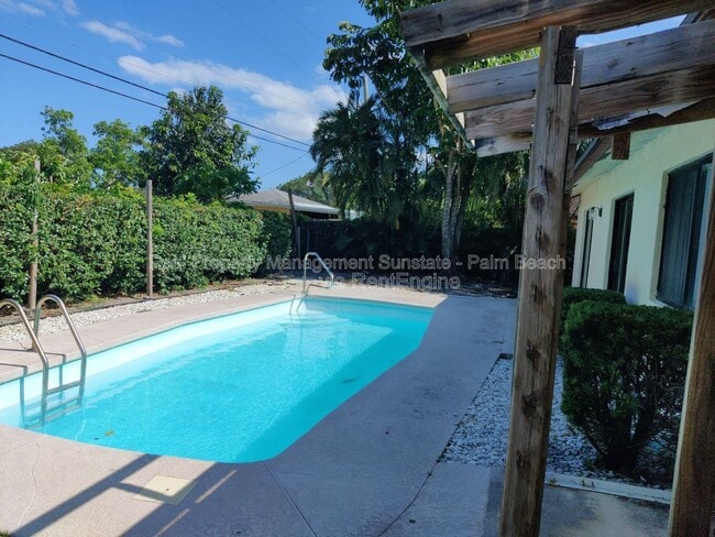 property at 609 White Water Dr