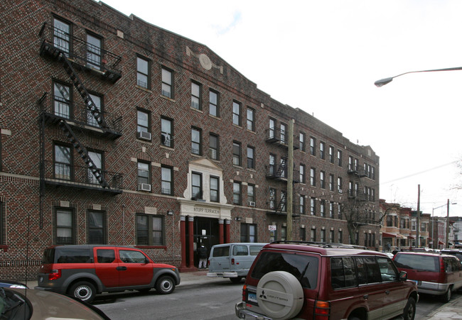 189-209 E 34th St in Brooklyn, NY - Foto de edificio - Building Photo