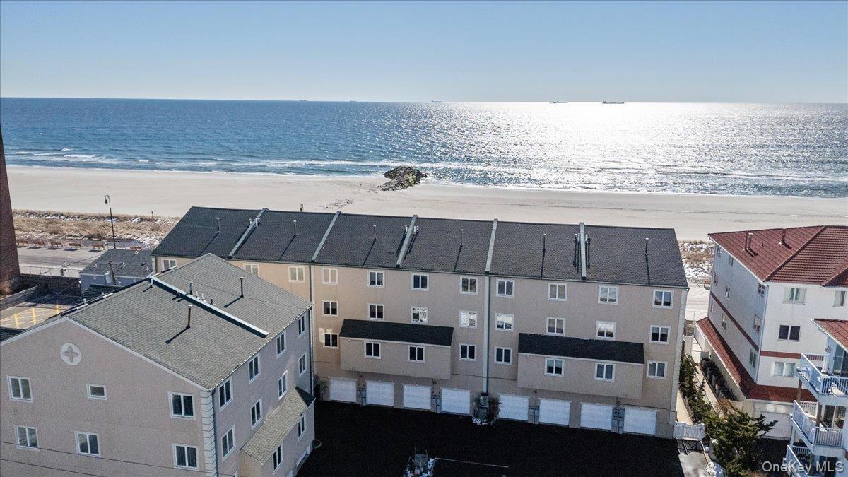 422 Oceanfront in Long Beach, NY - Building Photo