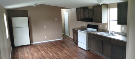 135 SE Guinevere Ct in Lake City, FL - Building Photo - Building Photo