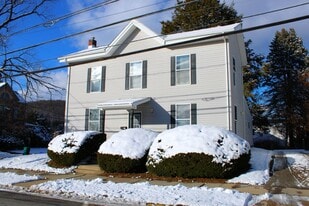 975 Church St in Indiana, PA - Building Photo