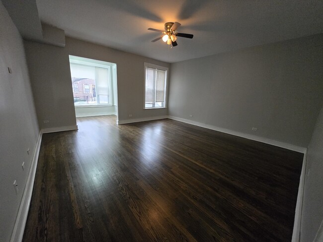 6812 S Cornell Ave in Chicago, IL - Building Photo - Building Photo
