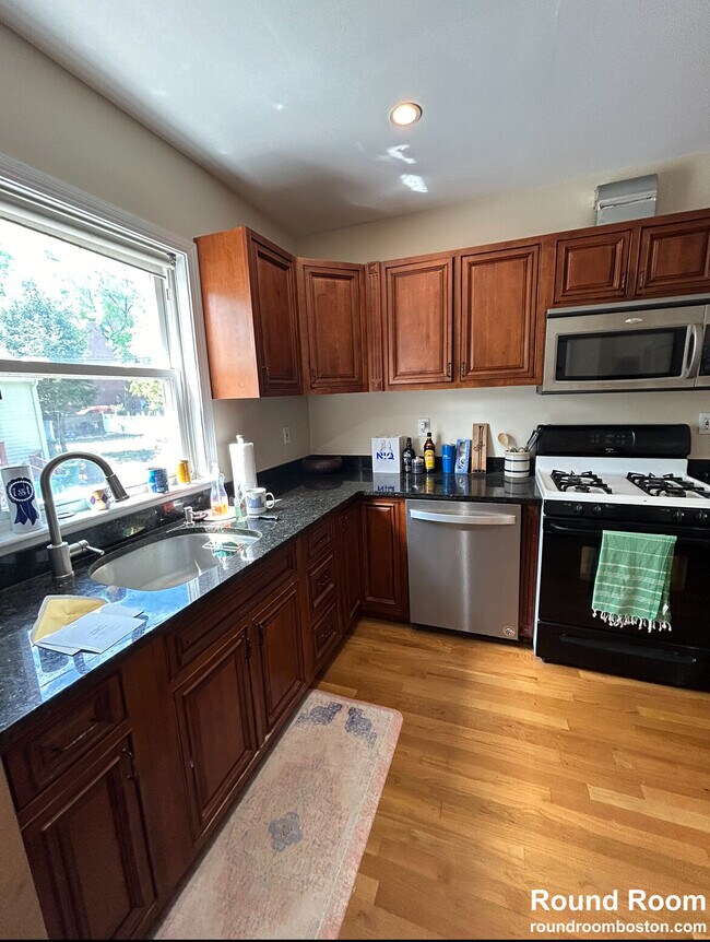 87 Madison Ave Apartments and Nearby Newton Apartments For Rent