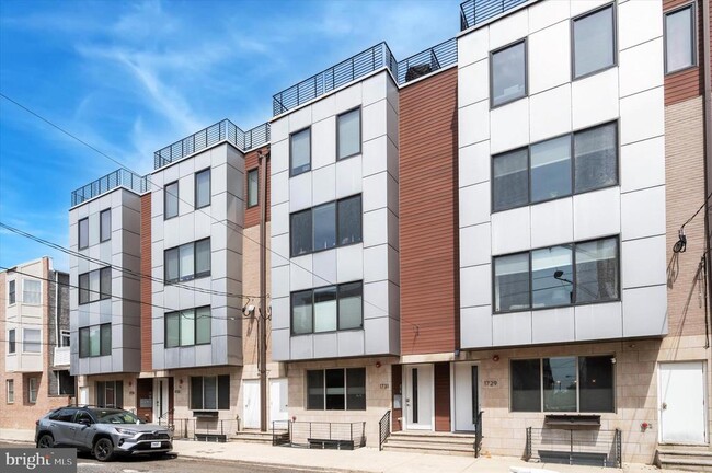 property at 1731 Carpenter St