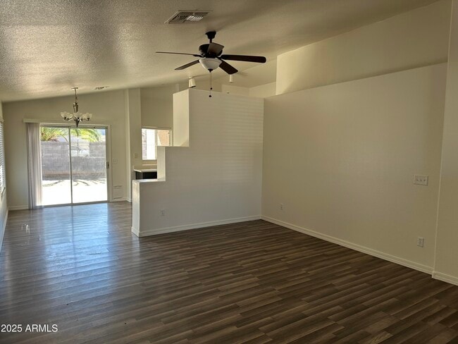 3943 E Tremaine Ave in Gilbert, AZ - Building Photo - Building Photo