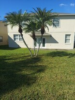 113 Harwood Cir in Kissimmee, FL - Building Photo