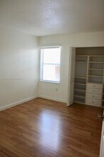 7830 NW 6th St, Unit 104 in Pembroke Pines, FL - Building Photo - Building Photo