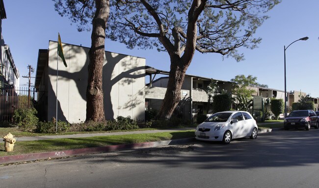 Valley Terrace Apartments in North Hollywood, CA - Building Photo - Building Photo
