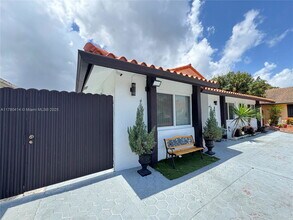 433 SW 99th Ct in Miami, FL - Building Photo - Building Photo