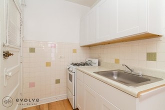 427 W Belden Ave-Unit -429-A303 in Chicago, IL - Building Photo - Building Photo