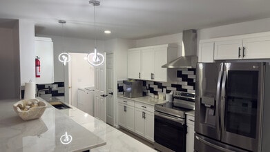 3044 Kings Realm Ave in Columbus, OH - Foto de edificio - Building Photo