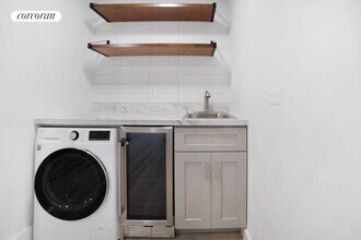312 E 85th St in New York, NY - Building Photo - Building Photo