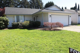 4615 NE 126th Ave in Vancouver, WA - Building Photo - Building Photo