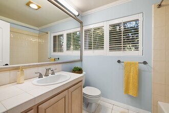 245 Por La Mar Cir, Unit 0 in Santa Barbara, CA - Building Photo - Building Photo