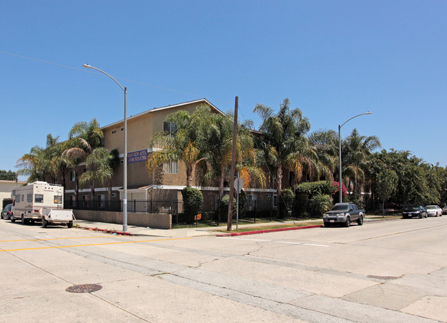 Bay View Apartments in Wilmington, CA - Building Photo - Building Photo