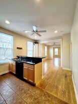2078 N Campbell Ave in Chicago, IL - Building Photo
