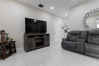 16377 SW 71st Terrace in Miami, FL - Building Photo - Building Photo