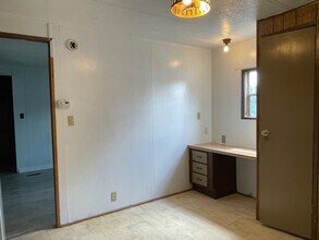 511 Mondell St in Thermopolis, WY - Foto de edificio - Building Photo