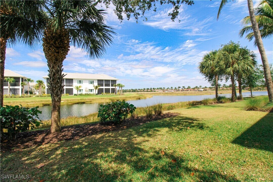 2713 Callista Ct in Naples, FL - Building Photo