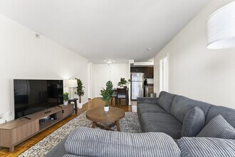 175 Freeman St in Brookline, MA - Building Photo - Building Photo
