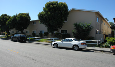 Evergreen Apartments in Santa Clara, CA - Building Photo - Building Photo