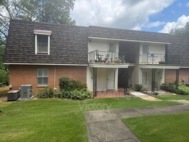 157 Old Montgomery Hwy in Birmingham, AL - Building Photo