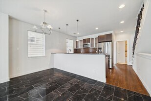 3041 Clinton Dr in Houston, TX - Building Photo