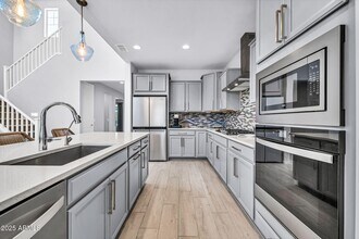 6752 W Coles Rd in Phoenix, AZ - Building Photo - Building Photo