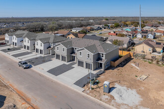 11319 Clearmine St in San Antonio, TX - Building Photo - Building Photo