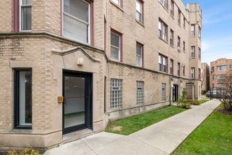 8139-8145 S Maryland Ave in Chicago, IL - Foto de edificio - Interior Photo