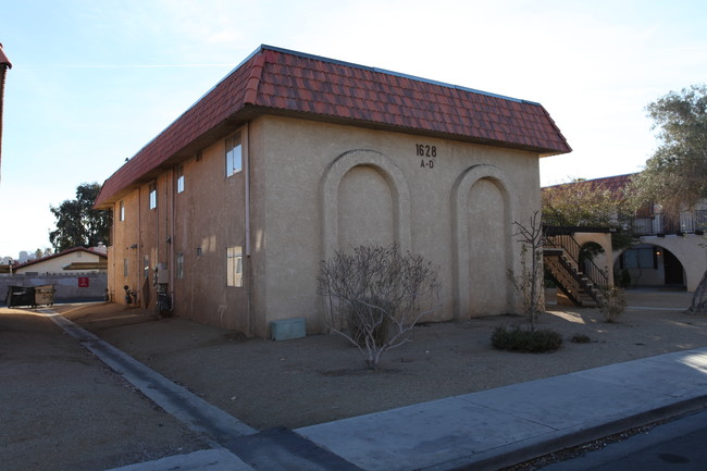 1628 Cordoba Ln in Las Vegas, NV - Foto de edificio - Building Photo