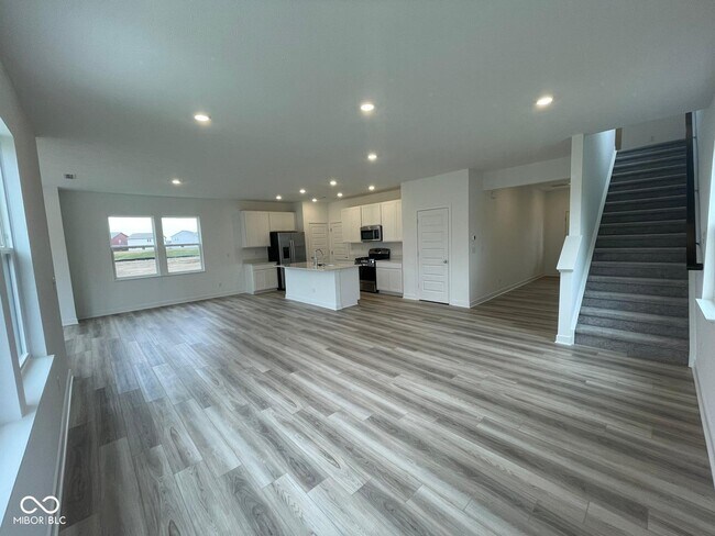 6852 Orchard Run Cir in Whitestown, IN - Building Photo - Building Photo