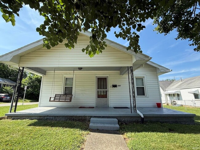 property at 112 E 15th St