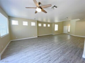 8050 Villa Avada Ct in Las Vegas, NV - Building Photo - Building Photo