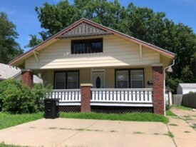 951 S 9th St in Salina, KS - Building Photo
