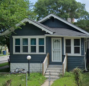 property at 1201 Roosevelt Pl