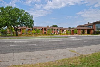 High Point Senior Living in Dallas, TX - Building Photo - Building Photo