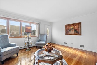 341 Westervelt Pl, Unit 1 in Lodi, NJ - Building Photo - Building Photo