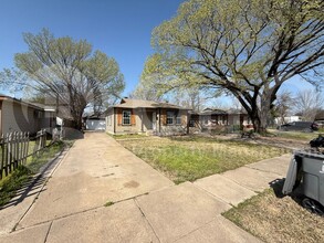 1539 Yucca Dr in Dallas, TX - Building Photo - Building Photo