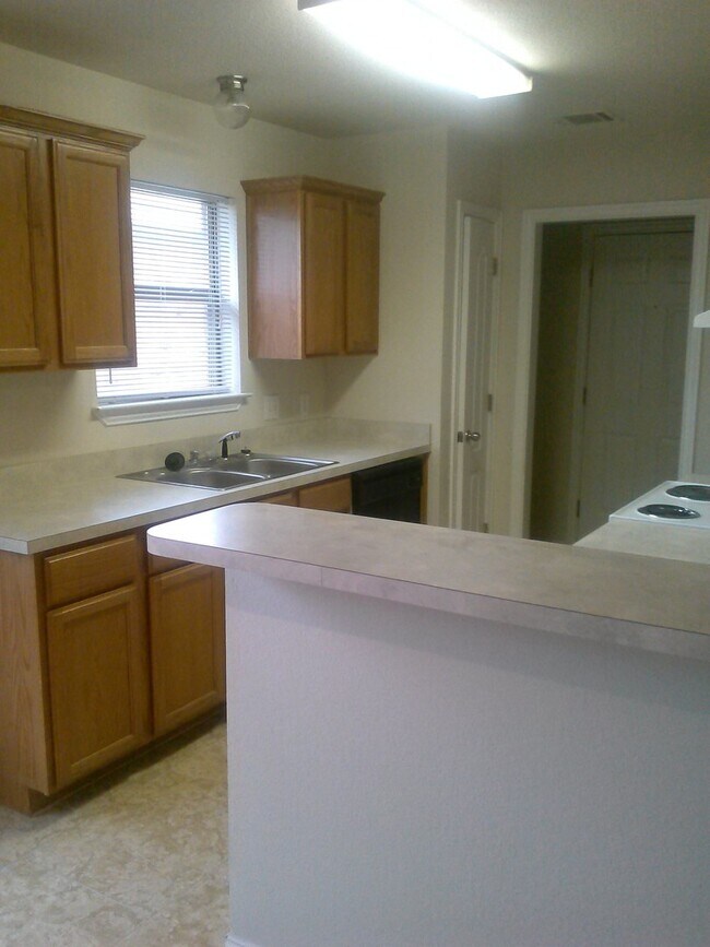 2908 James in Granbury, TX - Building Photo - Building Photo