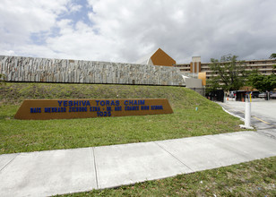 Hahn Family Residence Hall in North Miami Beach, FL - Building Photo - Building Photo