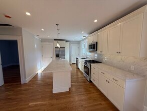 79 Hovey St in Watertown, MA - Building Photo - Building Photo