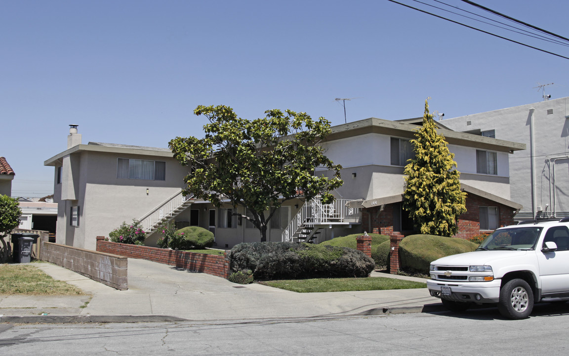 Belleview Apartments in San Leandro, CA - Building Photo