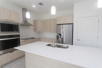 8030 Oakleaf Cir in La Belle, FL - Building Photo - Building Photo