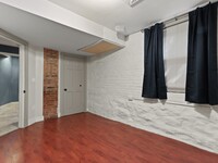 137 W 8th St, Unit #1 in Boston, MA - Foto de edificio - Building Photo