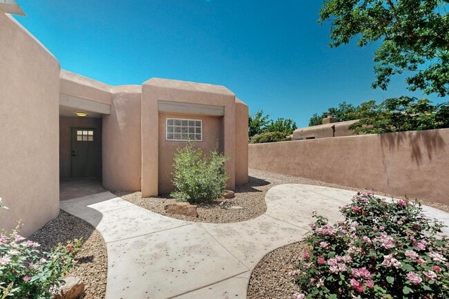 2816 Don Pancho Rd NW in Albuquerque, NM - Building Photo - Building Photo