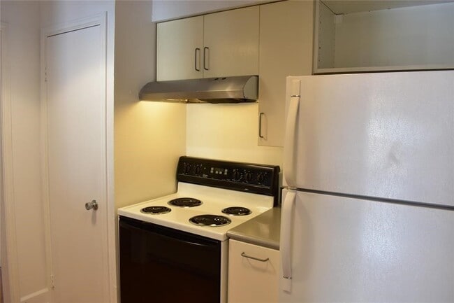 property at 2425 Underwood St