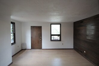 315 S Trenton Ave, Unit 4 in Pittsburgh, PA - Foto de edificio - Building Photo